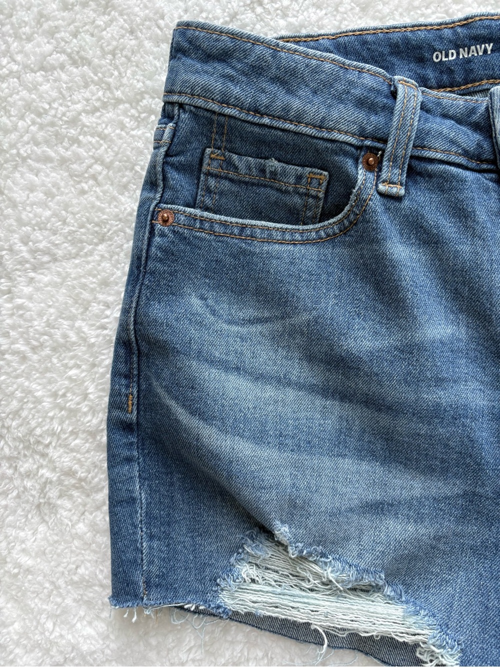 Old Navy High-Rise O.G. Straight Distressed Denim Shorts - Size 6 - Picture 4 of 14